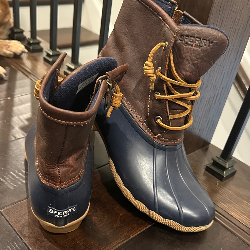 Sperry 8.5 Boots - Brown and Navy